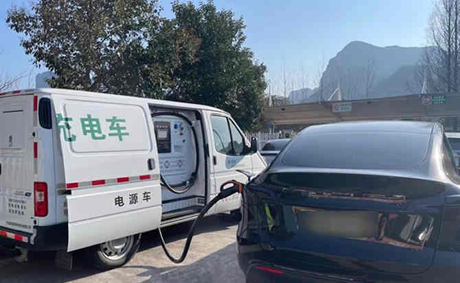 北流汽车搭电